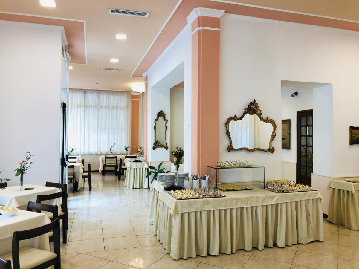 Hotel Eletto Санремо Экстерьер фото