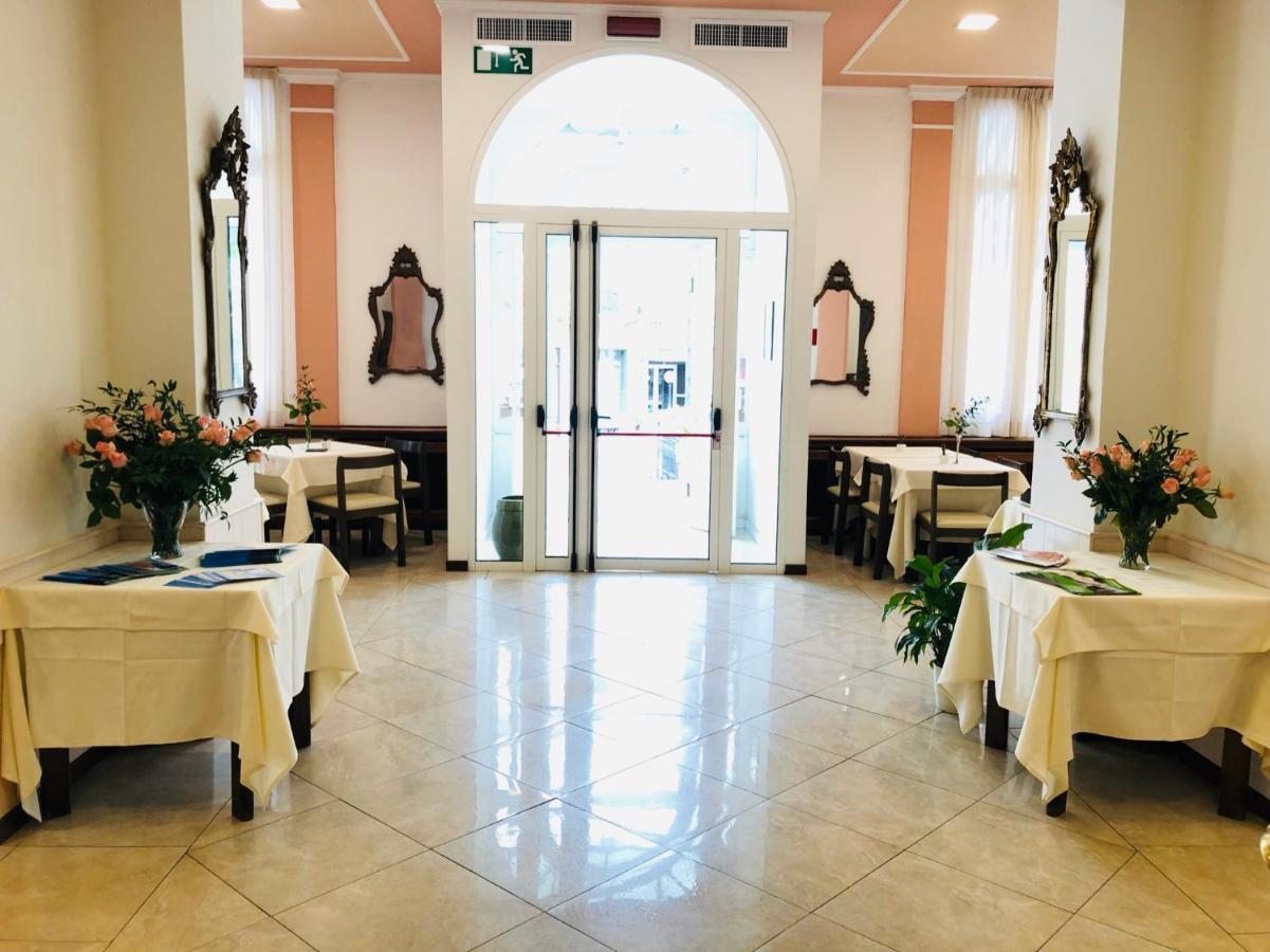 Hotel Eletto Санремо Экстерьер фото