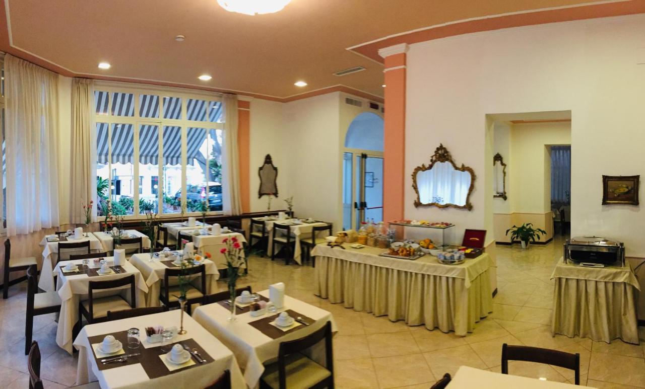 Hotel Eletto Санремо Экстерьер фото